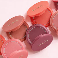 Rare Beauty The Cream To Powder Blush Has A Dreamy Color and A Long-lasting, Blurry Matte Effect Skin Texture Isn't Emphasized